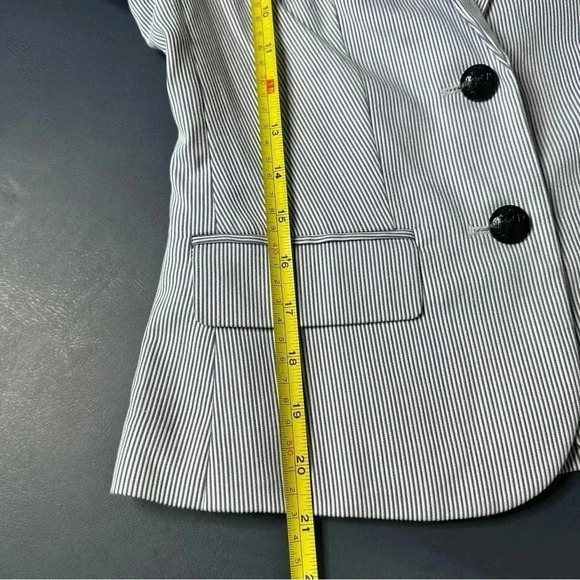 Express Womens Striped Jacket Blazer 0 Blue White Faux Pockets Collared Unlined - Picture 13 of 13